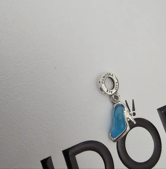 Pandora Cinderella's slipper charm - Picture 2 of 3